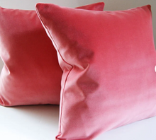 Load image into Gallery viewer, TULIP VELVET PILLOW COVER